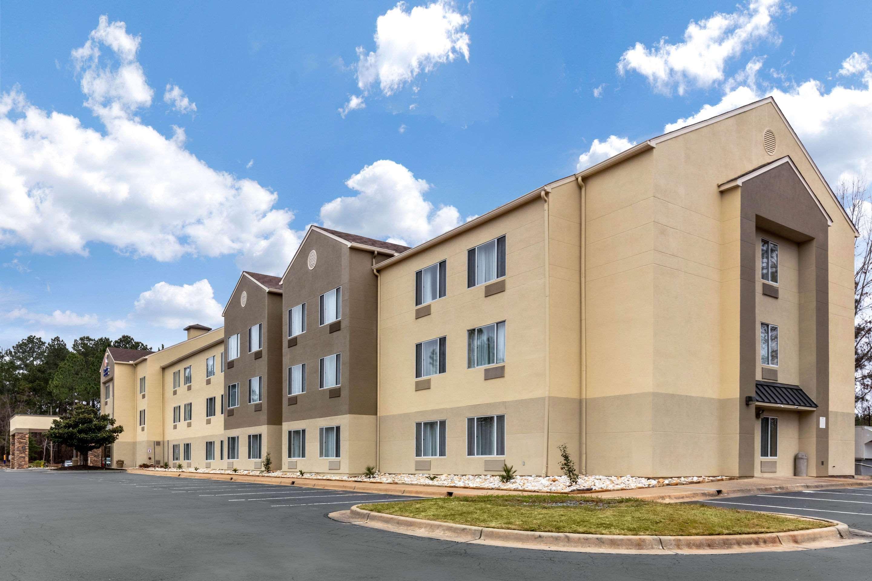 Comfort Inn & Suites Montgomery East Carmichael Rd Exterior photo
